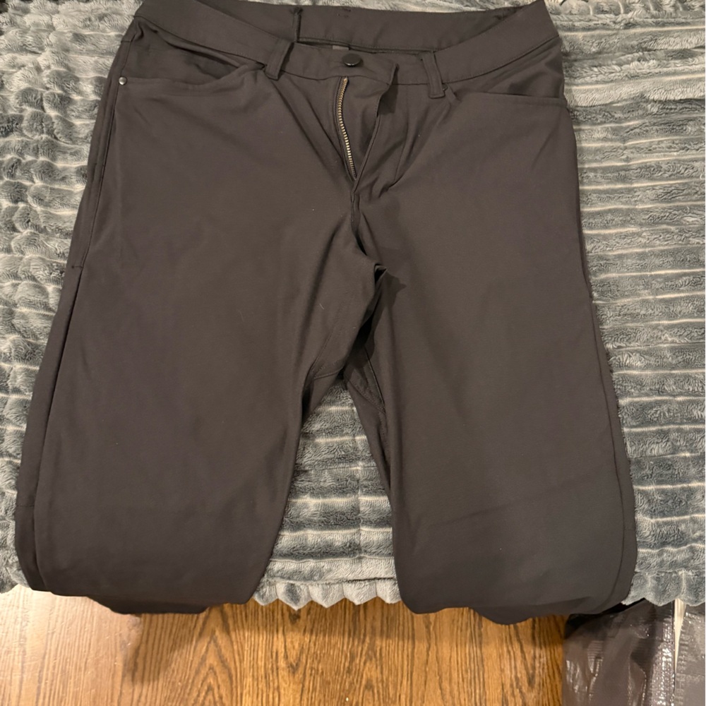 Lululemon men’s ABC pants (like new) in black 30/32
